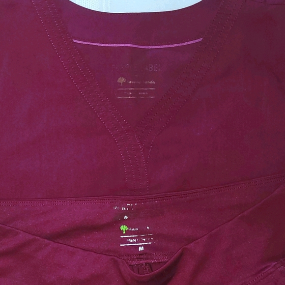 Healing Hands Scrub Set in Burgundy size Medium - Picture 4 of 5